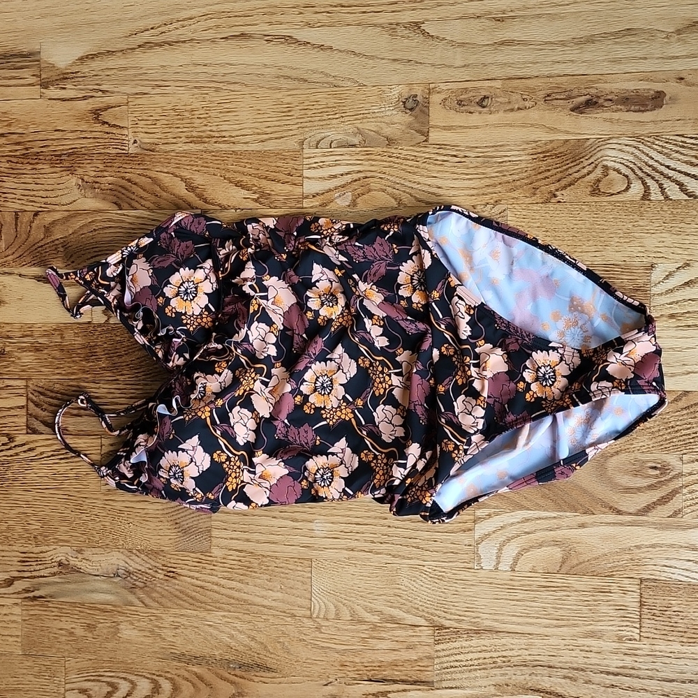 (S) ICHI Wrap Look Swimsuit Ruched Sides and Ruffle Top Floral Summer Vacation